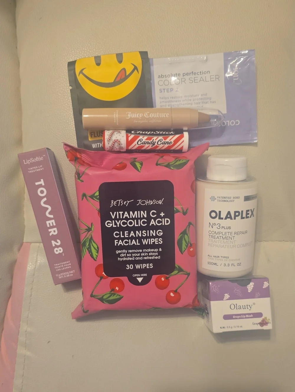 Beauty Bundle With Betsey Johnson Wipes - Picture 1 of 7